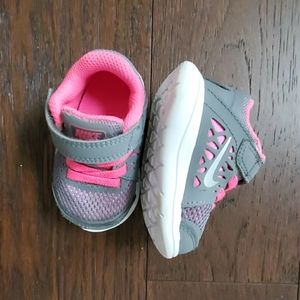 Nike TODDLER size 3 sneakers